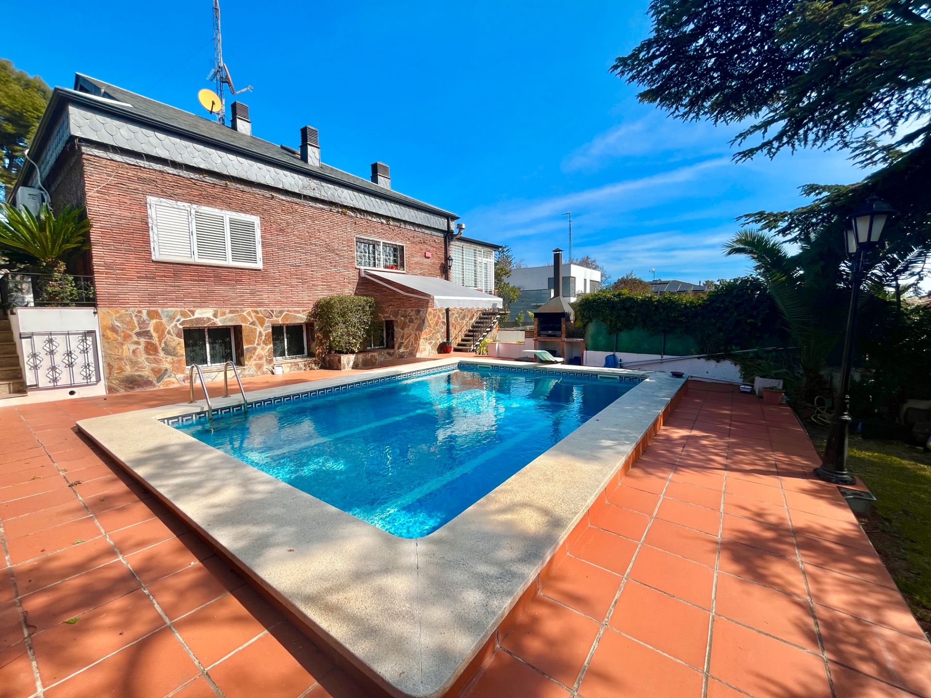 Swimming pool of House or chalet to rent in Castelldefels  with Air Conditioner, Heating and Private garden