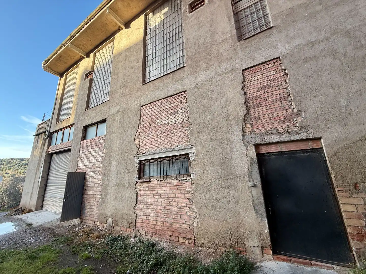 Exterior view of Buildings for sale in Puig-reig