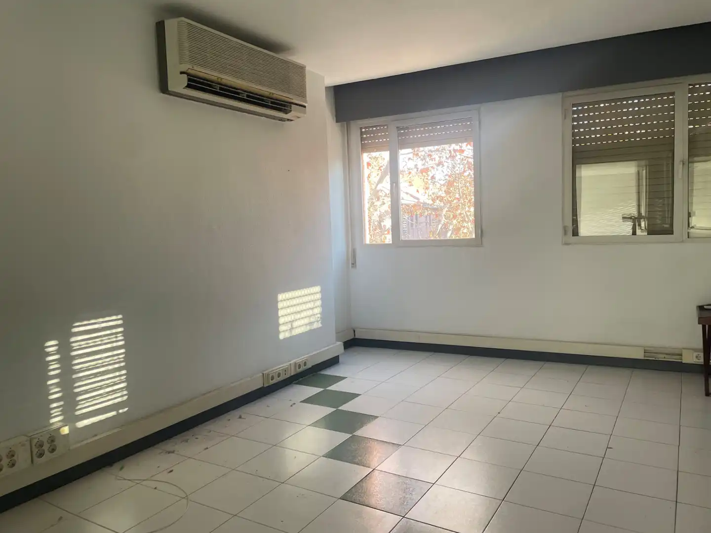 Habitación de Oficina de alquiler en Alcalá de Henares con Aire acondicionado y Calefacción