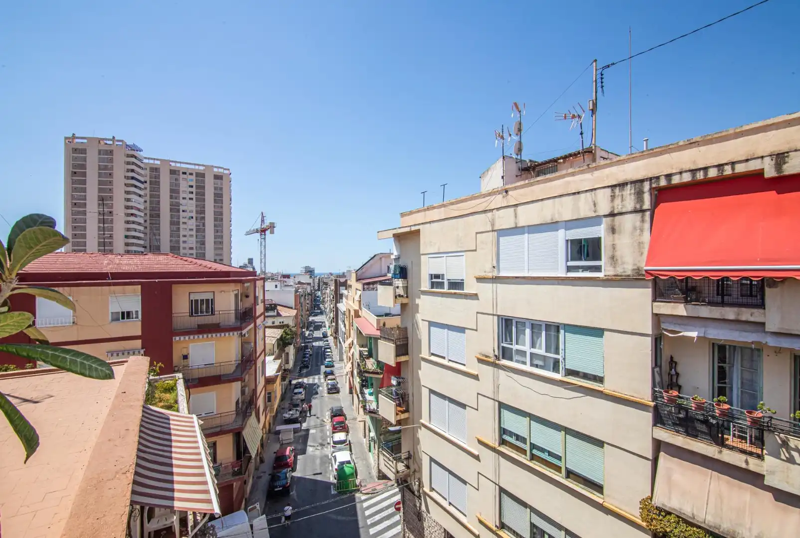 Vista exterior de Àtic en venda en Alicante / Alacant amb Aire condicionat i Terrassa