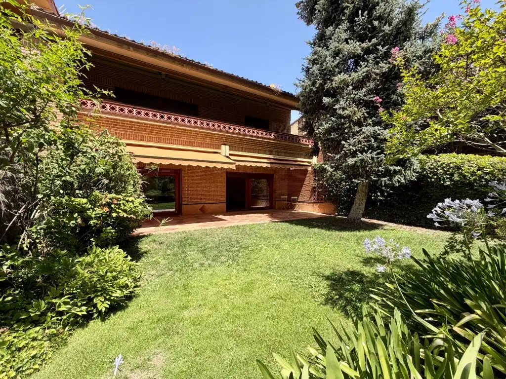 Jardín de Casa adosada de alquiler en Boadilla del Monte