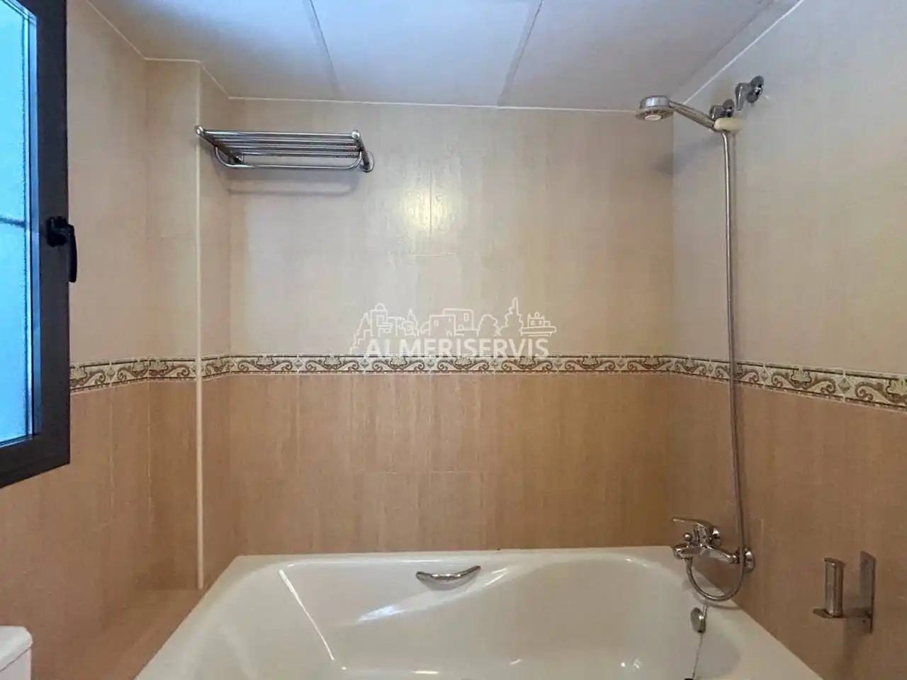 Bany de Casa o xalet en venda en El Ejido amb Terrassa i Piscina