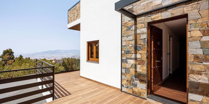 Terrassa de Casa o xalet en venda en Málaga Capital amb Aire condicionat, Jardí privat i Terrassa