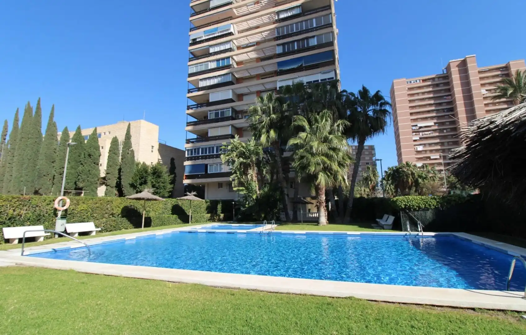 Piscina de Àtic en venda en Alicante / Alacant amb Terrassa, Balcó i Piscina comunitària