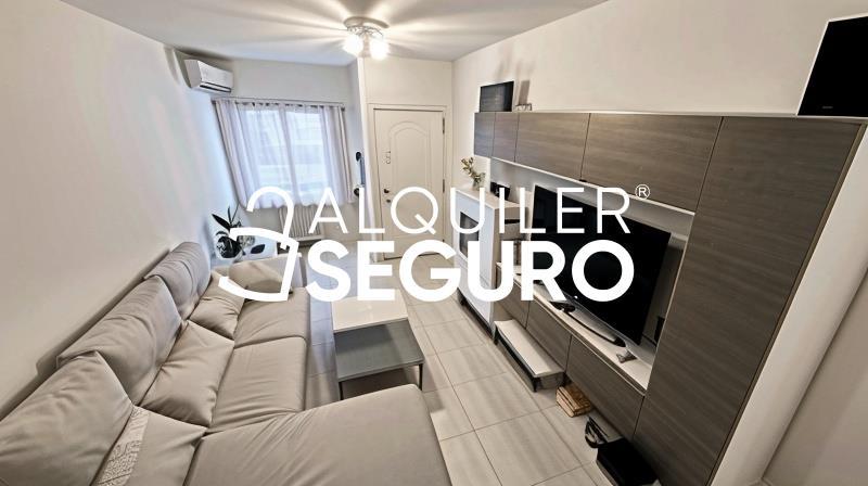 Foto 1 de Piso de alquiler en Chipre, Meco pueblo, Madrid