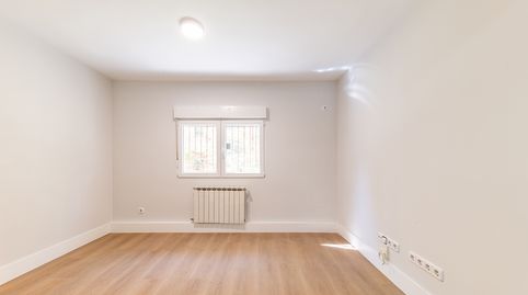 Photo 3 of Flat for sale in Calle Entre Arroyos, Media Legua, Madrid Capital