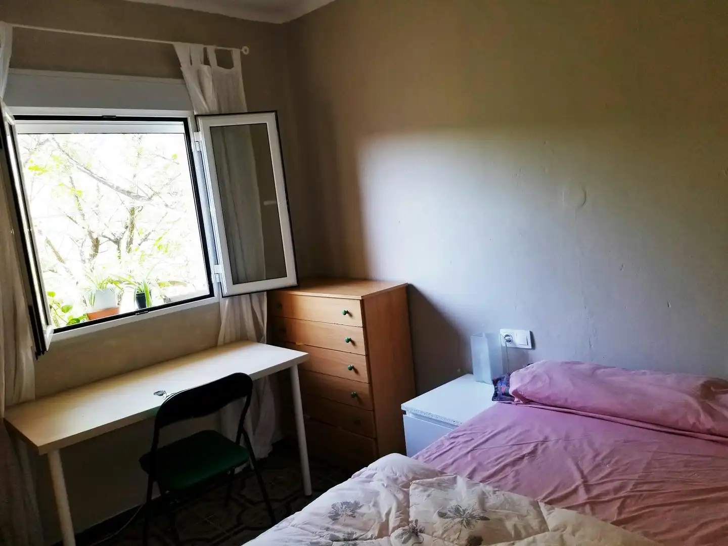 Bedroom of Flat for share in Cerro - Amate