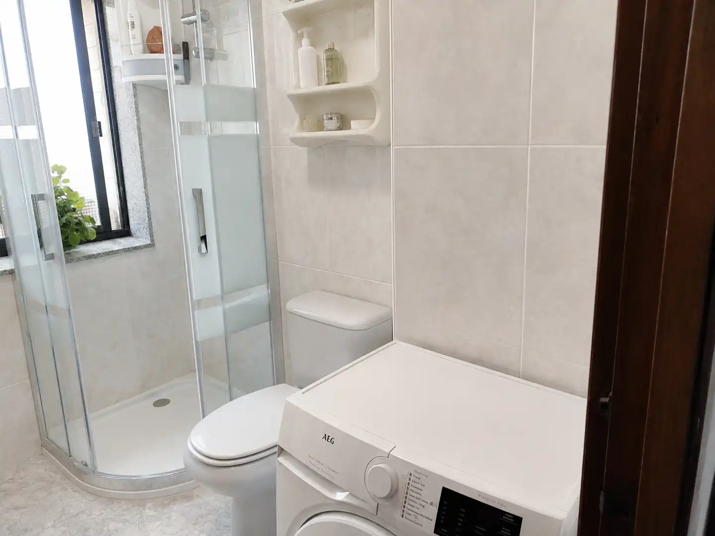 Badezimmer von Wohnung zur Miete in Santander mit Möbliert und Ofen