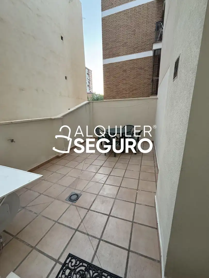 Appartamento con ascensore in affitto a de la Salud, imagen 14
