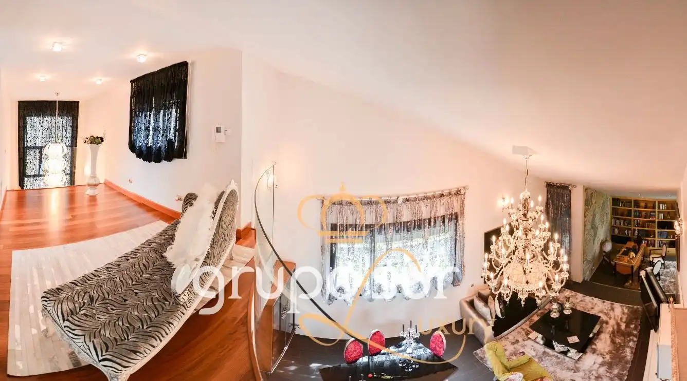 Sala d'estar de Casa o xalet en venda en Valladolid amb Aire condicionat, Calefacció i Jardí privat