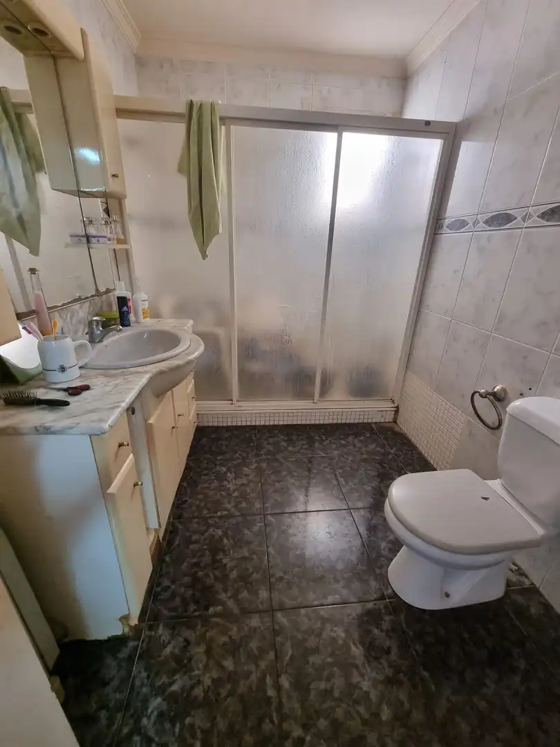 Bany de Casa o xalet en venda en Lleida amb Jardí privat i Traster