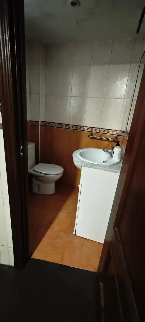Baño de Piso para compartir en Córdoba con Aire acondicionado, Parquet y Amueblado