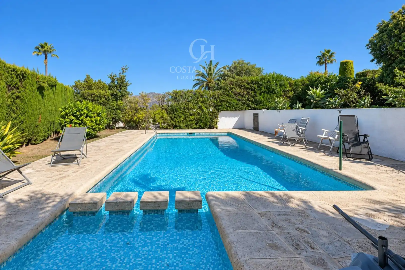 Piscina de Casa o chalet en venta en Partides comunes - Adsubia