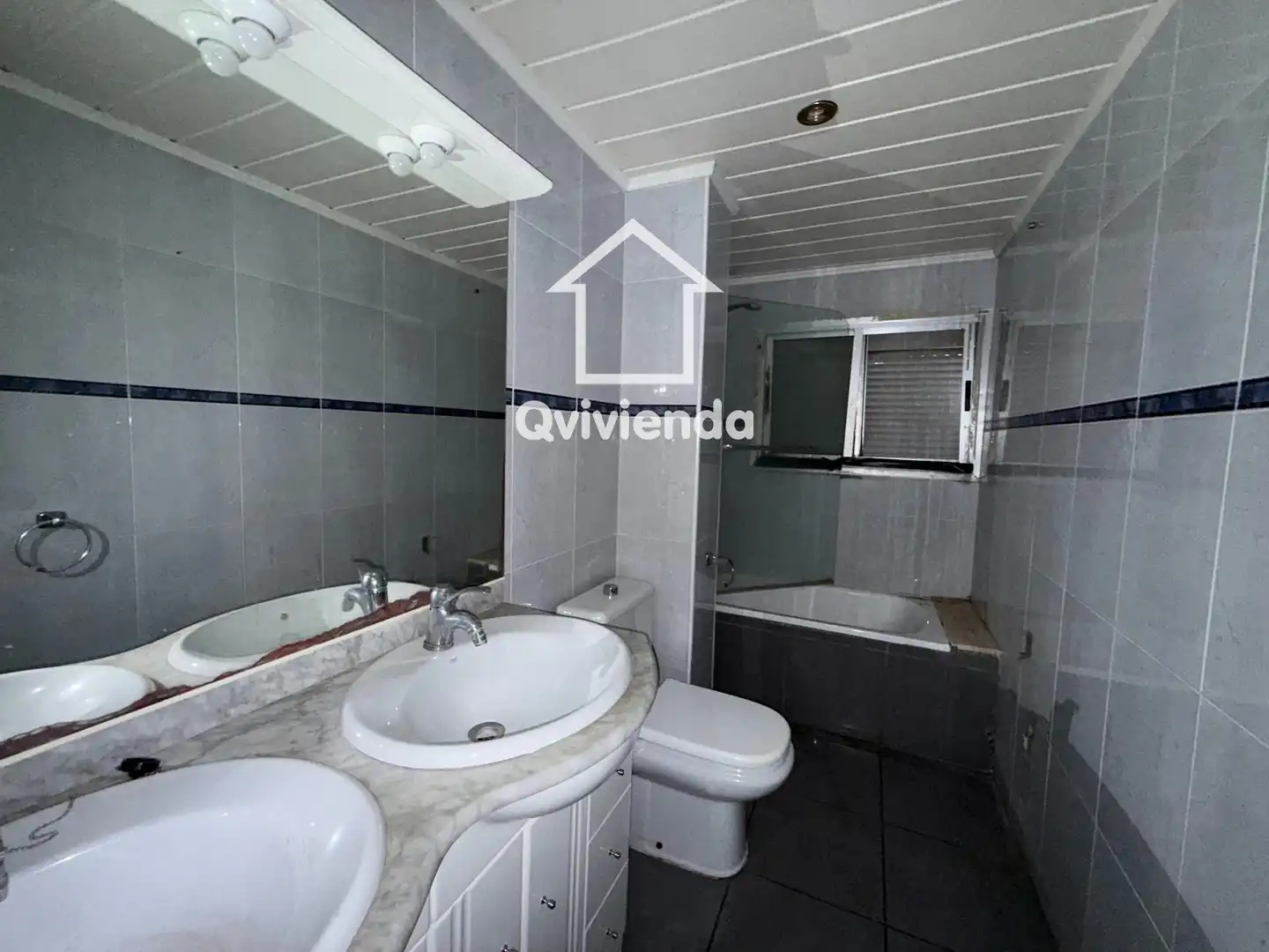 Bathroom of Flat for sale in Nord-est