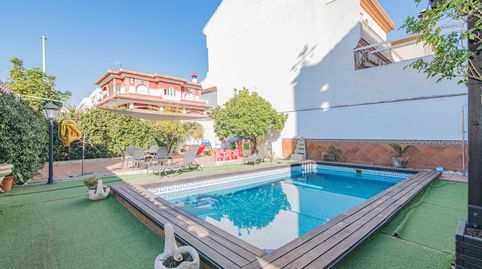 Encantador chalet ubicado en la mejor zona de Maracena, con Barbacoa y Piscina