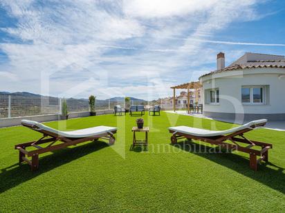 Terrassa de Casa o xalet en venda en Viñuela amb Piscina