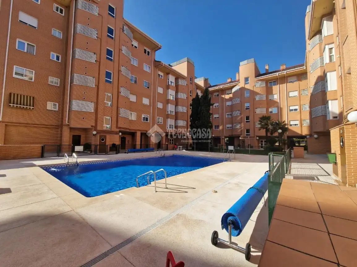 Piscina de Dúplex en venda en Alcorcón amb Calefacció