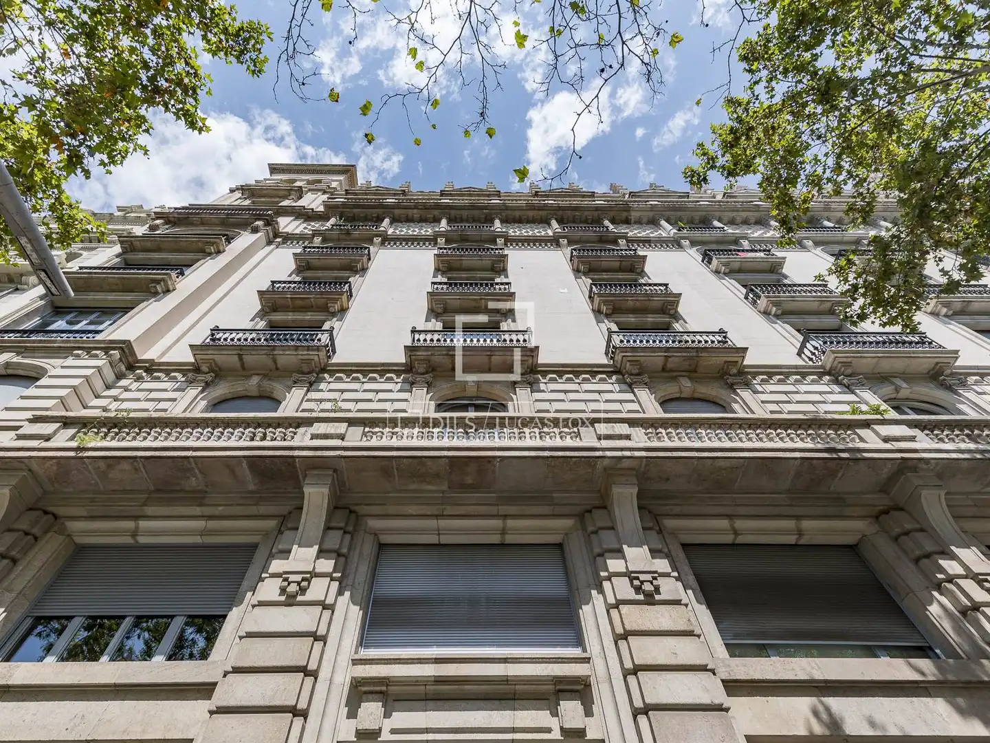 Vista exterior de Piso en venta en Barcelona con Aire acondicionado, Calefacción y Parquet