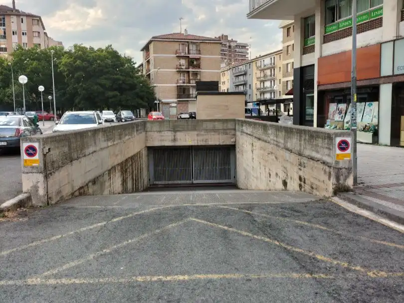 Parking of Garage for rent in  Pamplona / Iruña