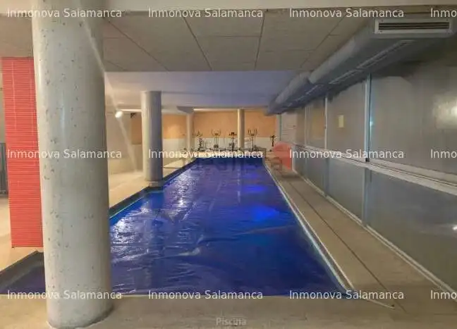 Piscina de Dúplex de alquiler en Salamanca con Calefacción y Amueblado