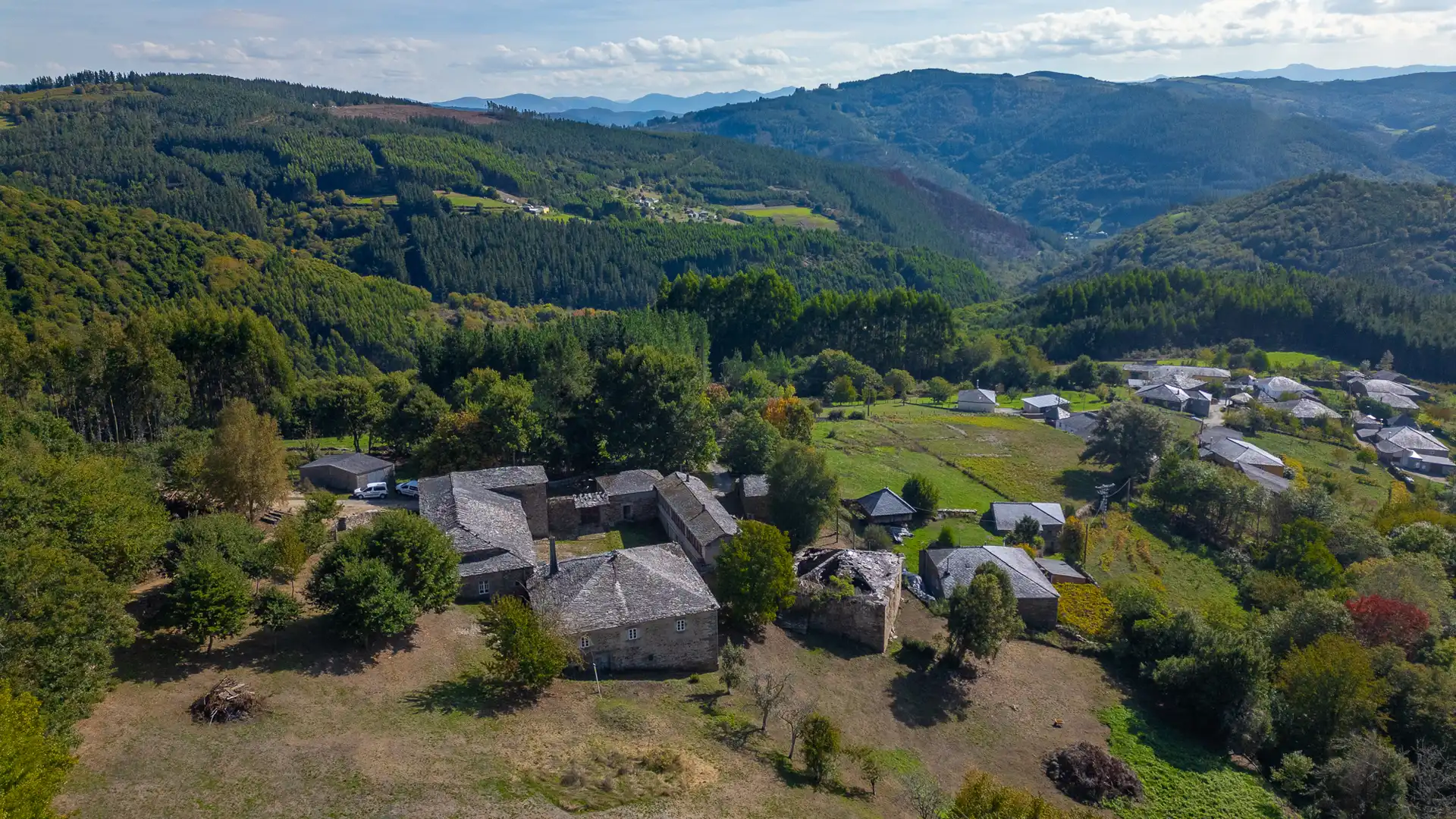 Vista exterior de Finca rústica en venta en A Fonsagrada  con Amueblado