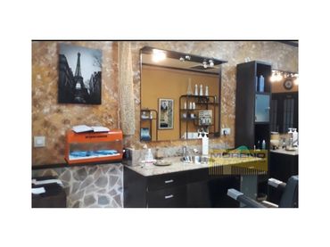 Locale commerciale in affitto a Sarria