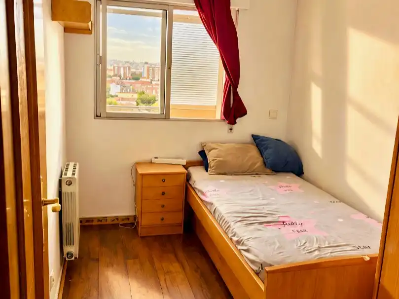 Schlafzimmer von Wohnungen zur Miete in Madrid mit Klimaanlage, Heizung und Parkett