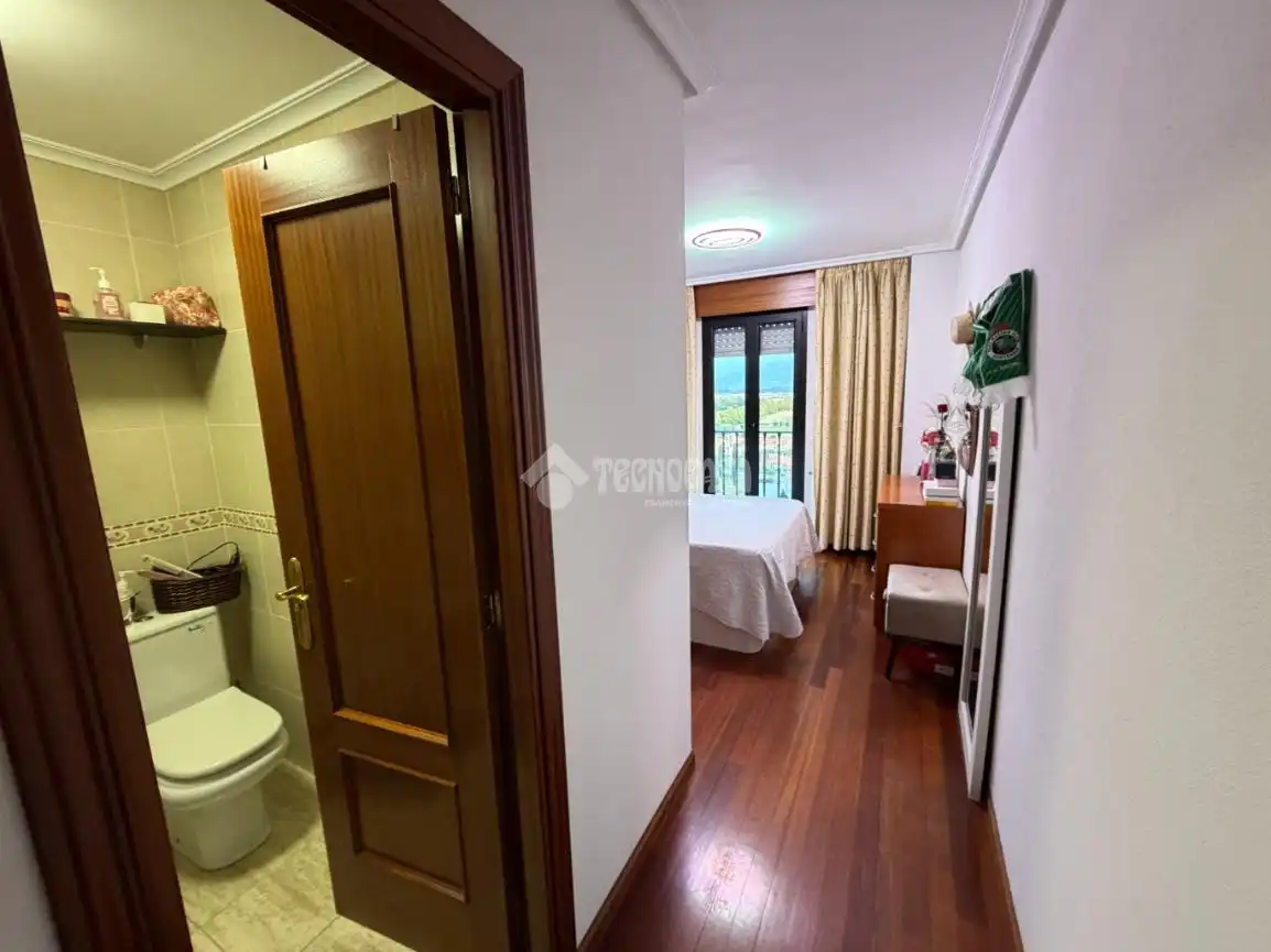 Habitación de Piso en venta en Santander con Calefacción, Trastero y Amueblado