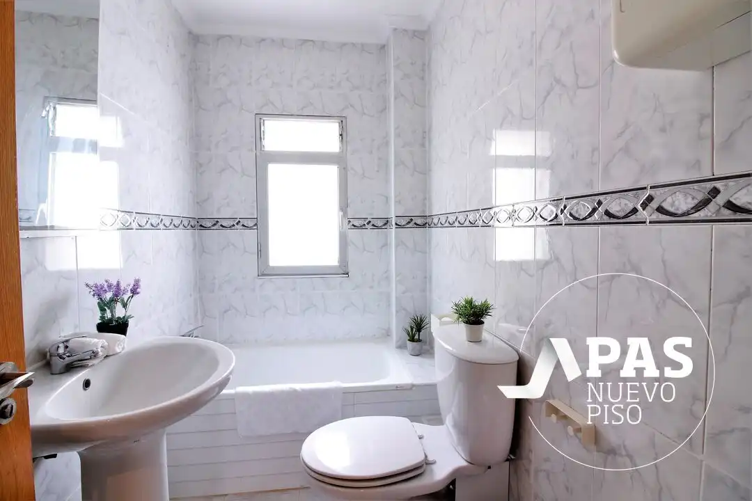 Baño de Piso en venta en Santander con Calefacción