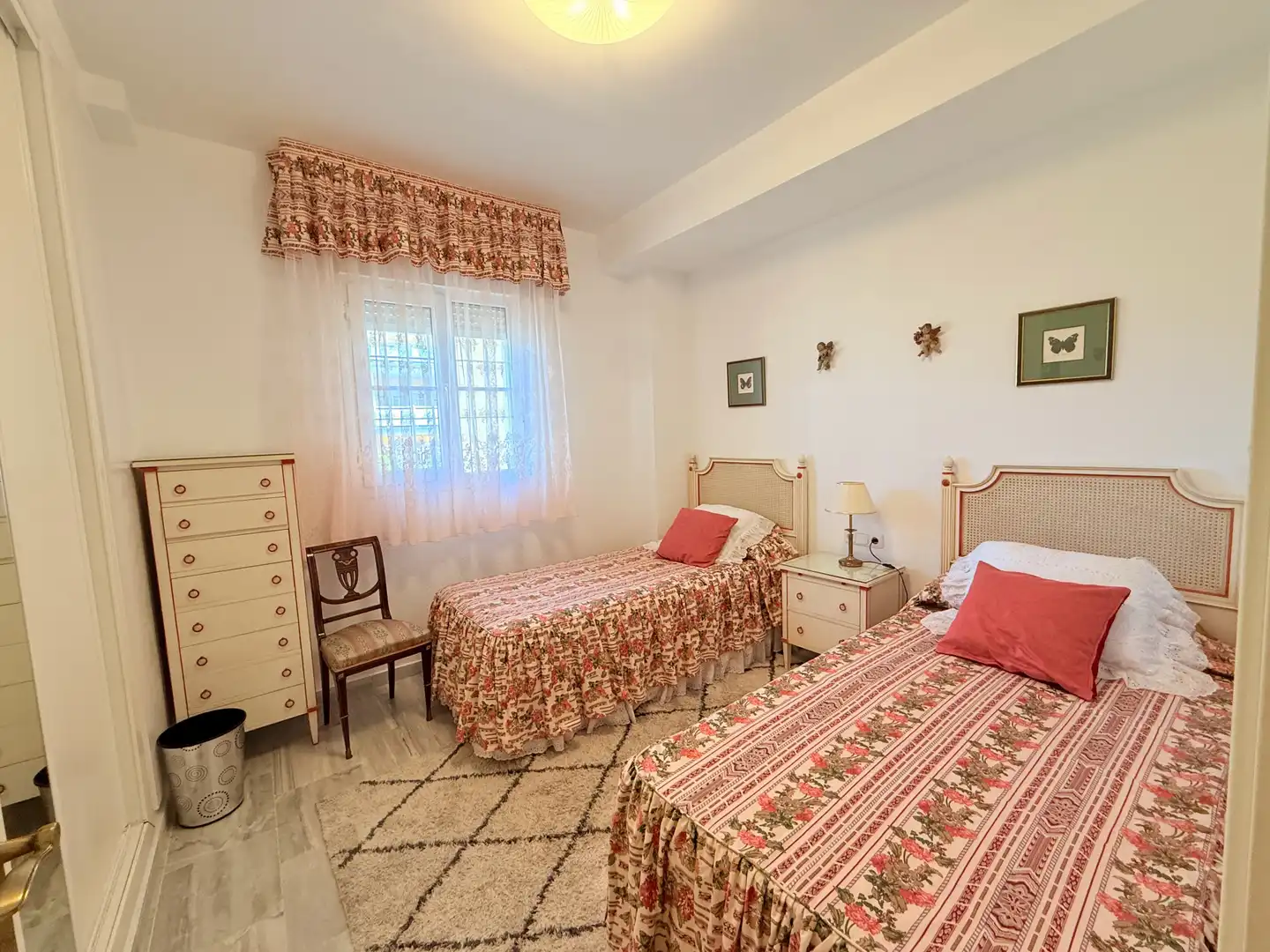 Habitación de Apartamento de alquiler en Marbella con Piscina y Piscina comunitaria