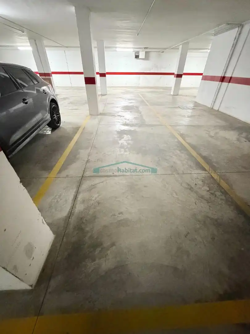 Parking de Piso en venta en L'Eliana con Calefacción y Balcón