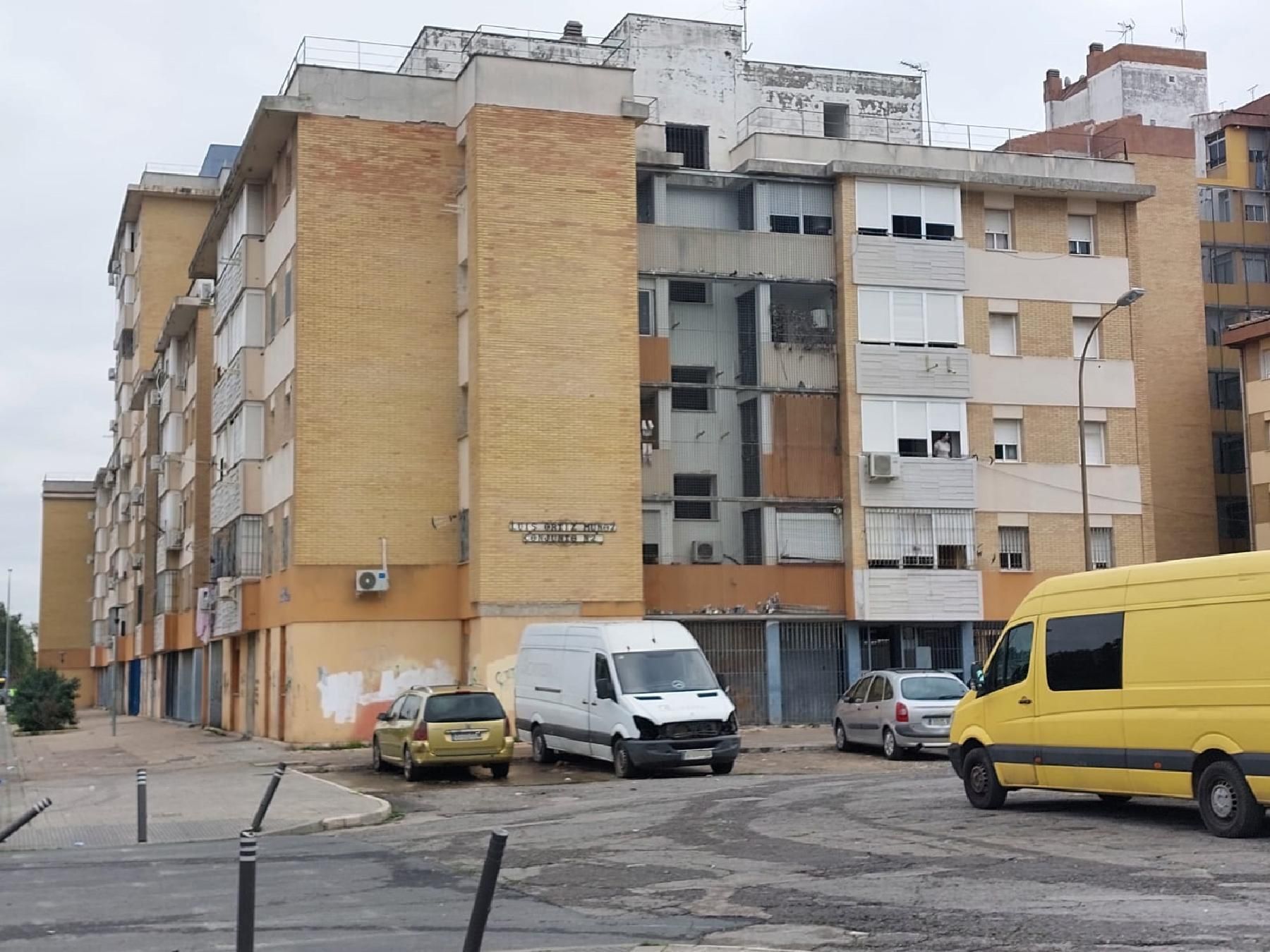 Vista exterior de Pis en venda en  Sevilla Capital