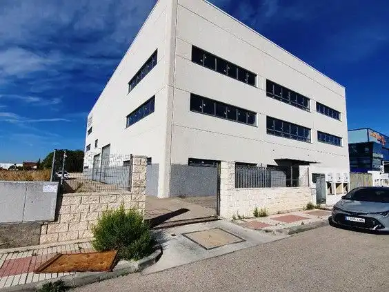 Vista exterior de Nave industrial en venta en San Fernando de Henares