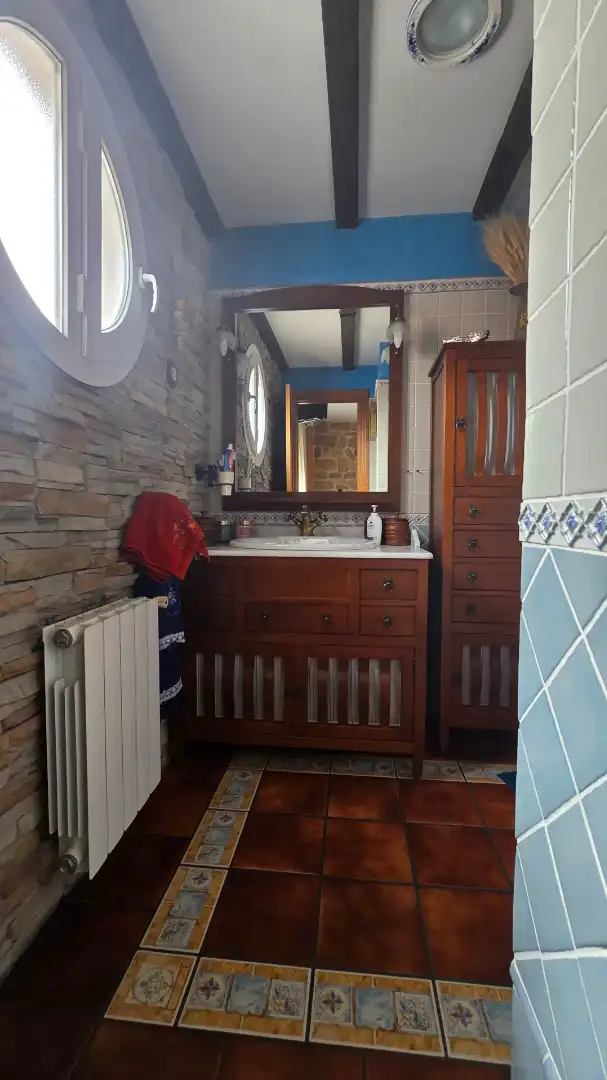 Baño de Casa adosada en venta en Alcalá de Henares con Aire acondicionado, Calefacción y Jardín privado