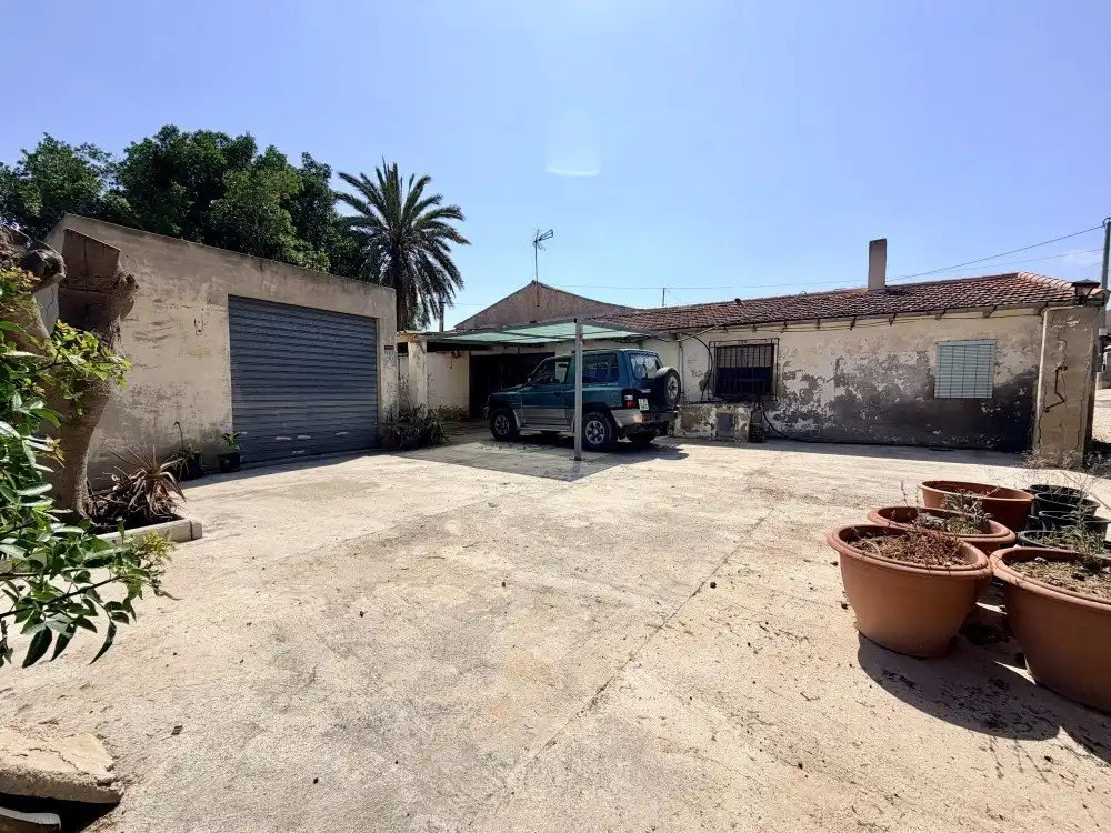 Maison rustique à vendre à La Marina
