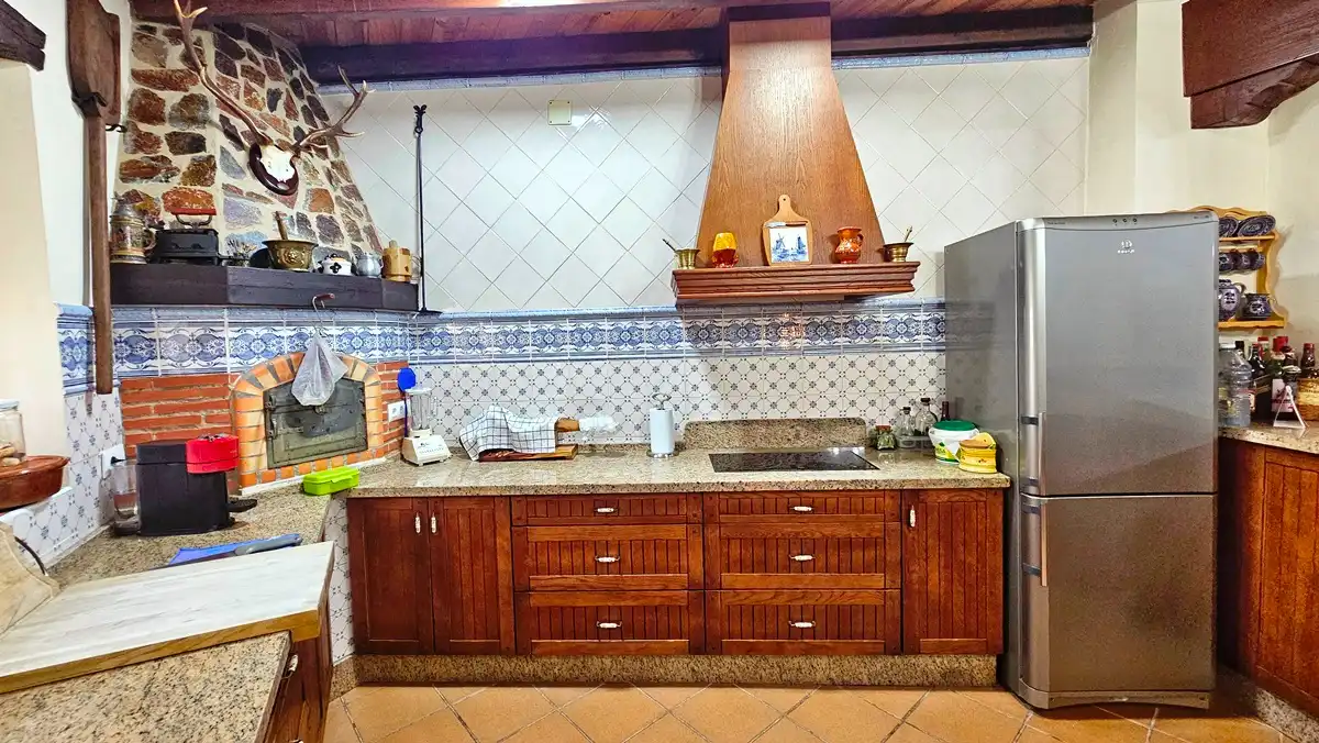 Cocina de Casa o chalet en venta en El Castillo de las Guardas con Aire acondicionado, Jardín privado y Terraza