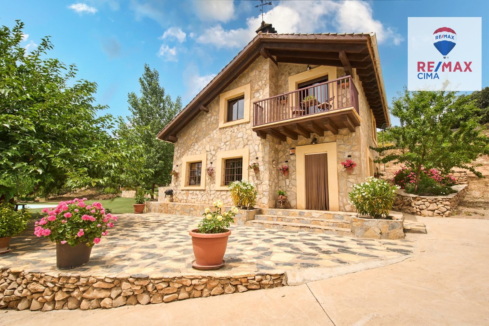 Vista exterior de Casa o xalet en venda en Alcalá la Real amb Calefacció, Jardí privat i Terrassa
