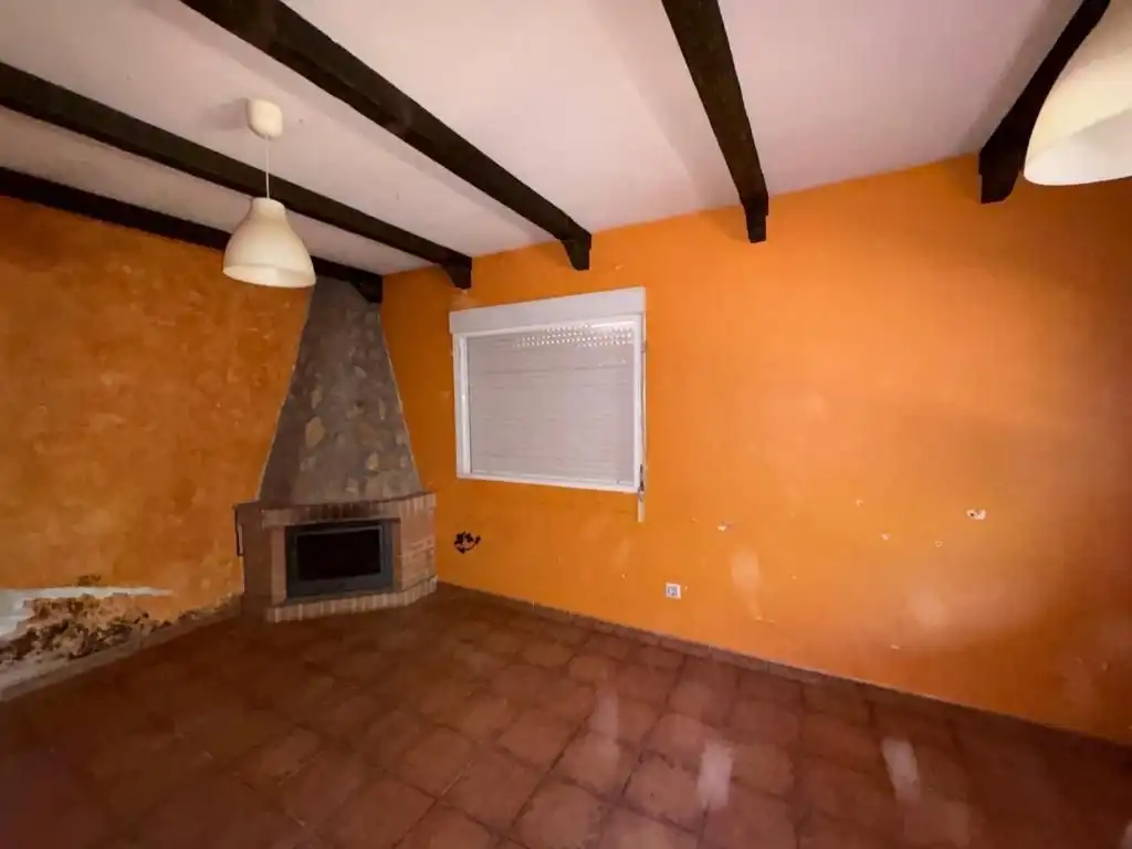 Sala de estar de Casa o chalet en venta en Escalona con Calefacción, Trastero y Piscina
