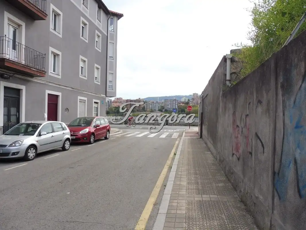 Vista exterior de Nave industrial en venta en Leioa