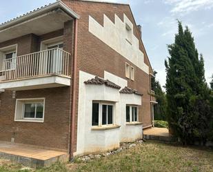 Vista exterior de Casa adosada en venda en L'Ametlla del Vallès amb Balcó