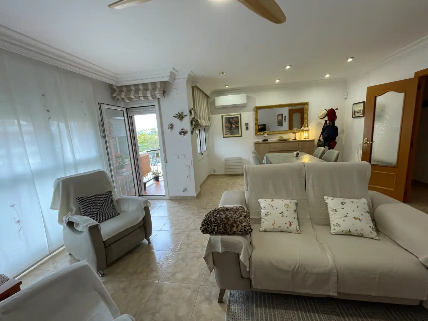 Wohnzimmer von Wohnung zum Verkauf in Cambrils mit Klimaanlage, Heizung und Ofen
