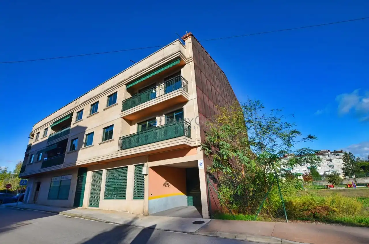 Local comercial en venta en MARTIRES DE SOBREDO, imagen 3