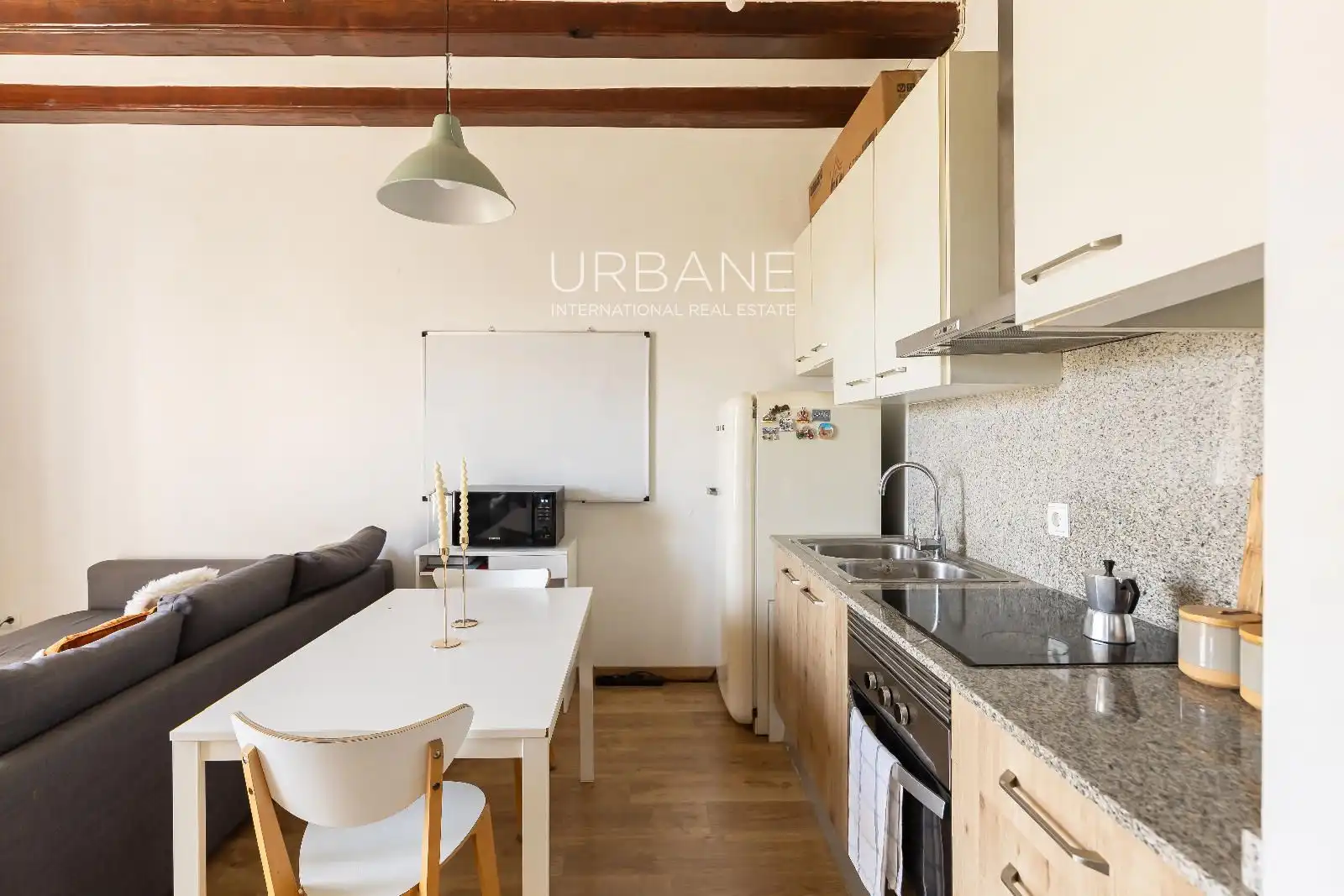 Küche von Dachboden zum Verkauf in Barcelona mit Klimaanlage, Heizung und Terrasse