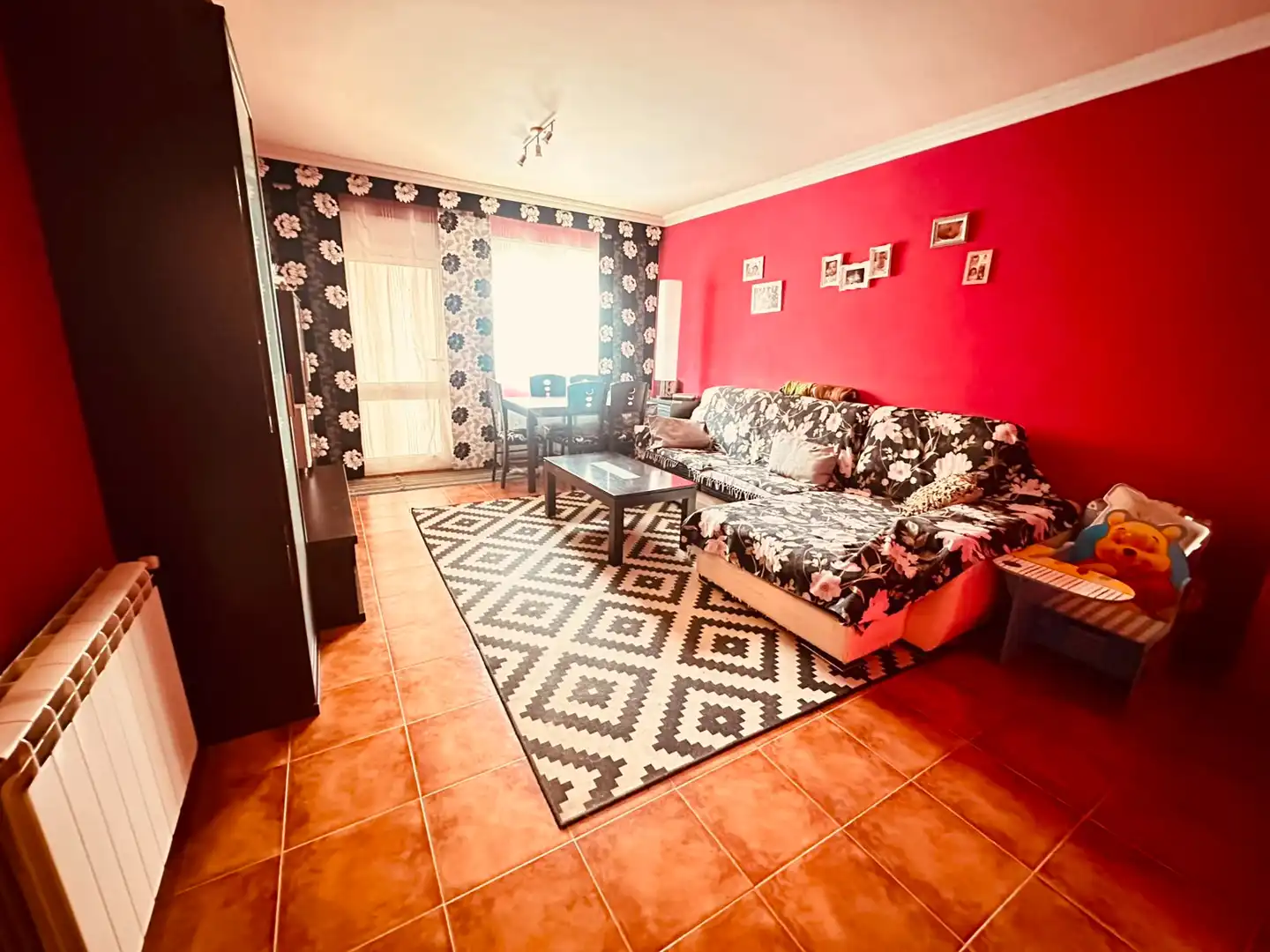 Sala d'estar de Casa adosada en venda en Cigales amb Calefacció, Forn i Rentadora