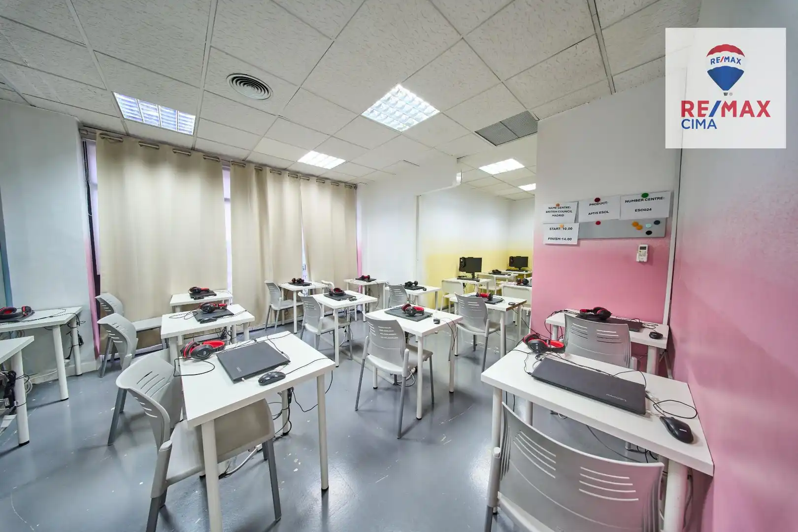 Business premises for transfer in Calle de la Cruz del Sur 8, imagen 30