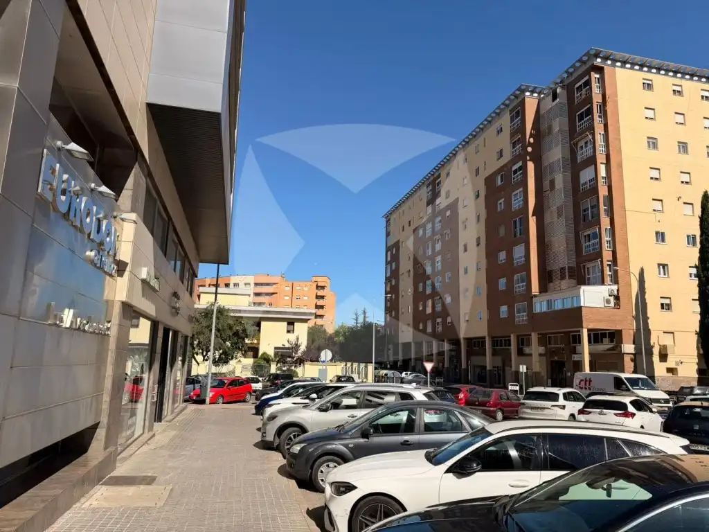 Vista exterior de Oficina de alquiler en Badajoz con Aire acondicionado