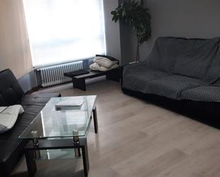Sala d'estar de Pis de lloguer en Ponferrada amb Moblat