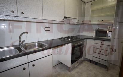 Cuina de Pis en venda en Cerdanyola del Vallès amb Calefacció