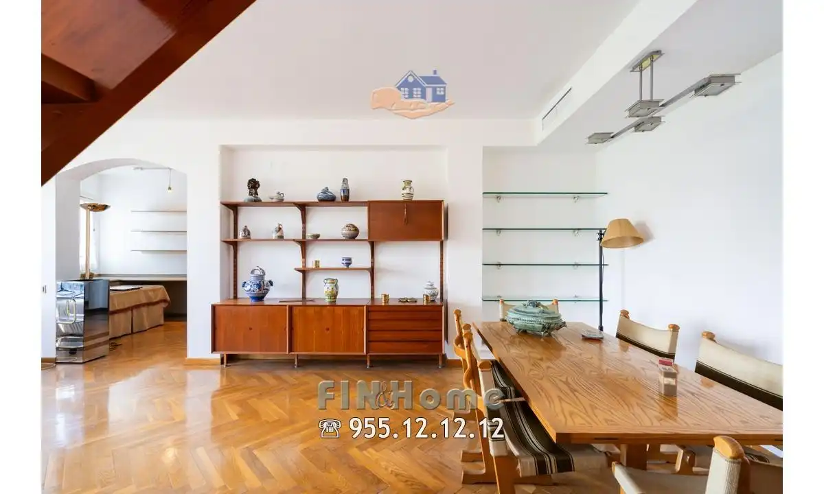 Comedor de Ático de alquiler en Sevilla con Aire acondicionado, Calefacción y Jardín privado