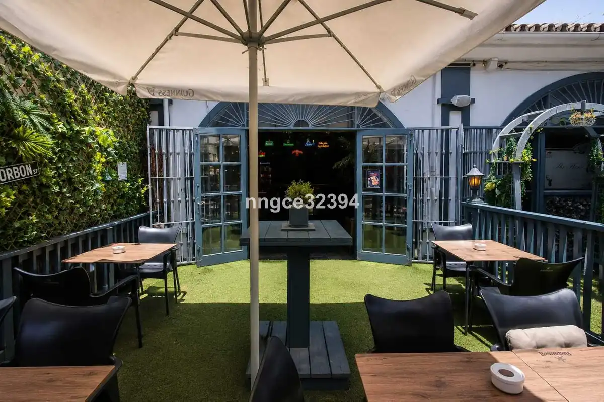 Terraza de Local en venta en Estepona con Aire acondicionado, Terraza y Alarma